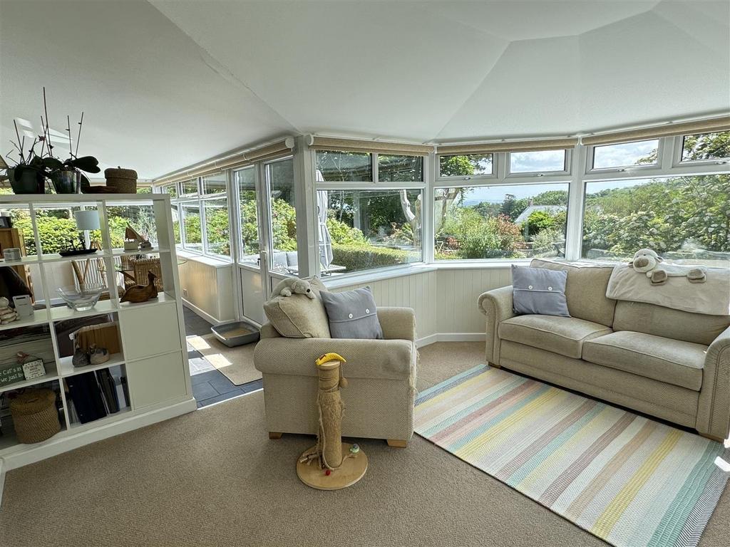 Lounge/Sun Room