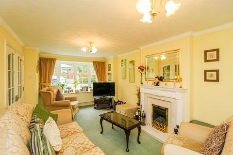 9 Winchester Close, Wrenthorpe, Wakefield, WF2 0DT