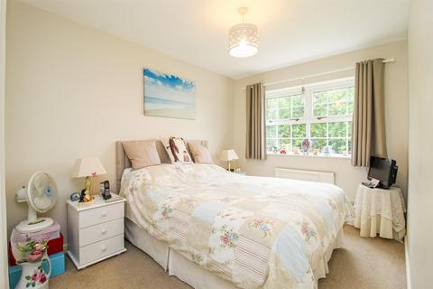 9 Winchester Close, Wrenthorpe, Wakefield, WF2 0DT