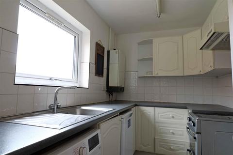 2 bedroom flat for sale, Taylor Court, Warwick