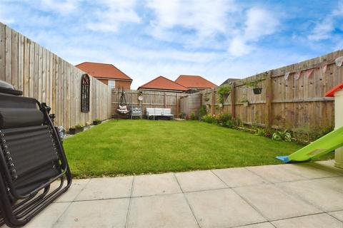 2 bedroom end of terrace house for sale, Needham Rise, Hessle