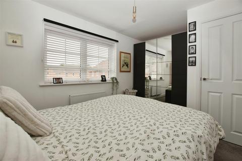 2 bedroom end of terrace house for sale, Needham Rise, Hessle