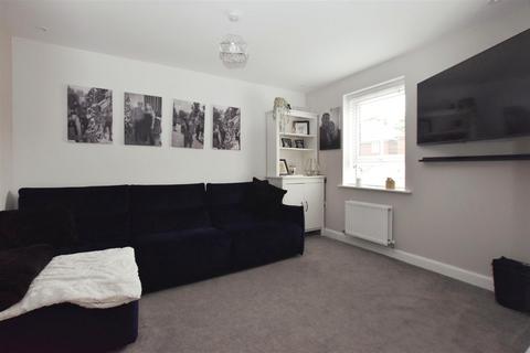 2 bedroom end of terrace house for sale, Needham Rise, Hessle