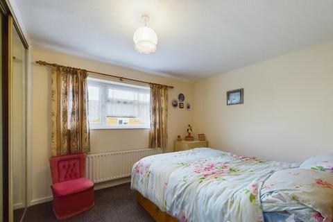 70 Peacocks, Harlow, CM19 5NZ
