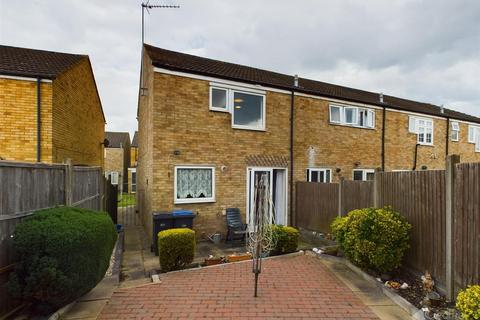 70 Peacocks, Harlow, CM19 5NZ