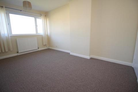 3 bedroom end of terrace house to rent, Oakwood, Gateshead NE10