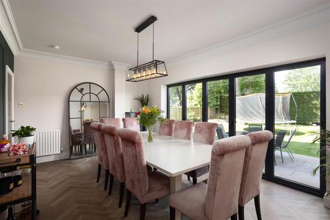 6 bedroom detached house for sale, Park Lane Court, Leeds LS17