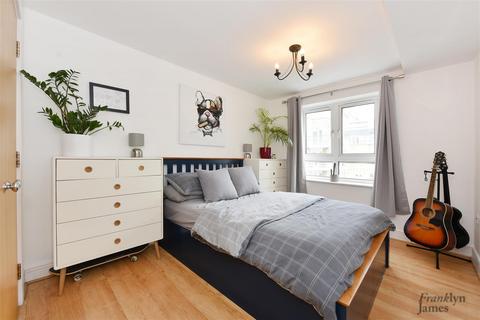 1 bedroom house for sale, St. Davids Square, London, E14