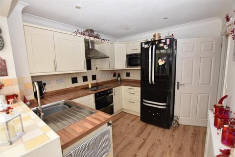 3 bedroom detached house for sale, Gimli Watch, South Woodham Ferrers