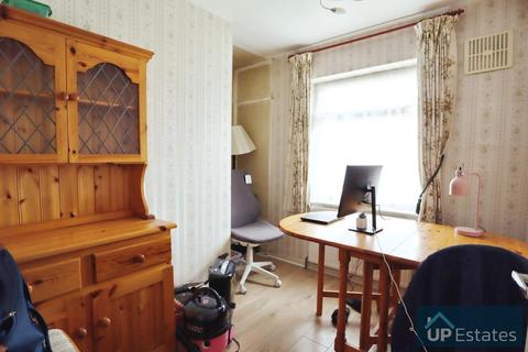 2 bedroom maisonette to rent, Sedgemoor Road, Coventry