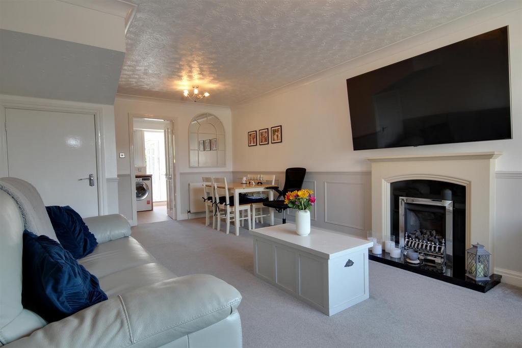 Hawthorne Garth, Beverley 2 bed semidetached house for sale £195,000