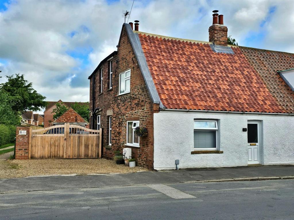 Main Street, Tickton, Beverley 2 bed semidetached house for sale £325,000