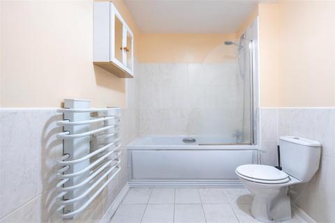 28 Arnold Road, Mangotsfield, Bristol, BS16 9LB