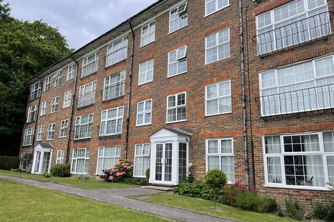 2 bedroom flat to rent, Withdean Rise, Brighton