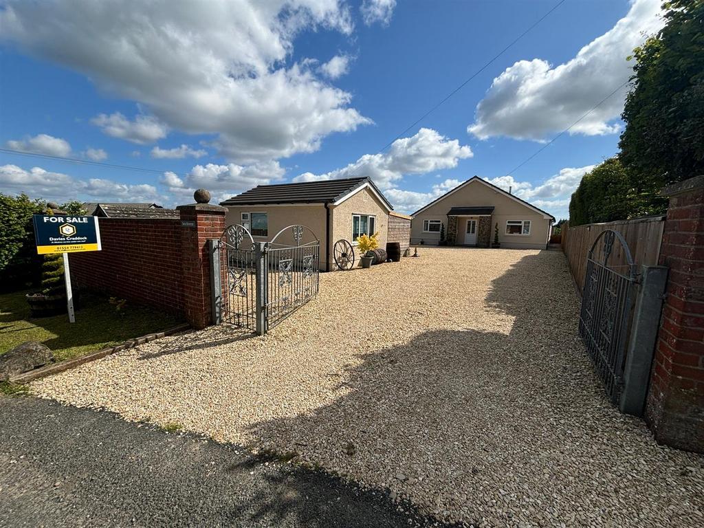 Four Roads, Kidwelly 3 bed detached bungalow for sale £395,000