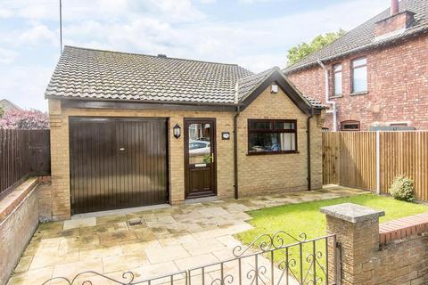 2 bedroom bungalow for sale, Kingsley Avenue, Kettering