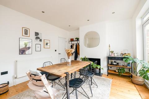18 Dunkerry Road, Bristol, BS3 4LB