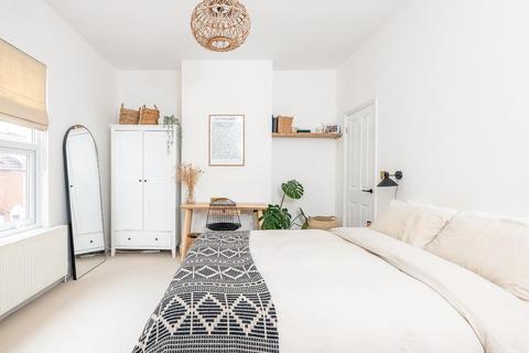 18 Dunkerry Road, Bristol, BS3 4LB