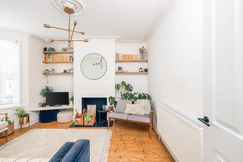 18 Dunkerry Road, Bristol, BS3 4LB