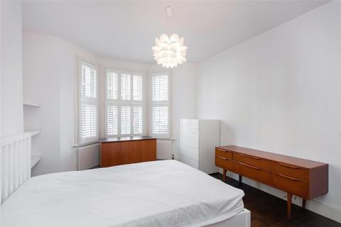 3 bedroom apartment to rent, Cato Road, Clapham