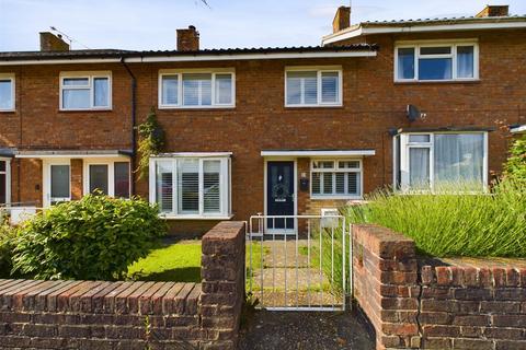 3 bedroom terraced house for sale, Medway Road, Crawley