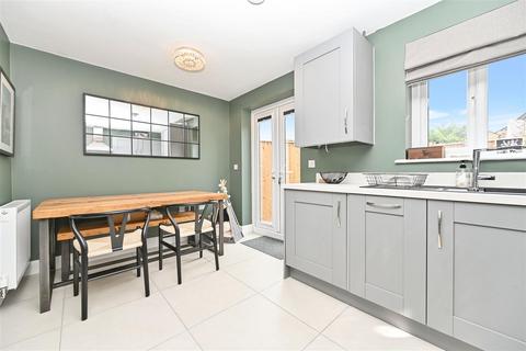 133 Brompton Drive, Bradford, BD10 0DW