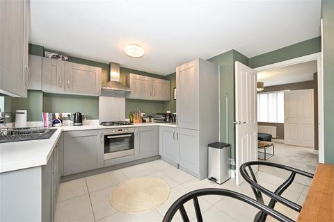 133 Brompton Drive, Bradford, BD10 0DW