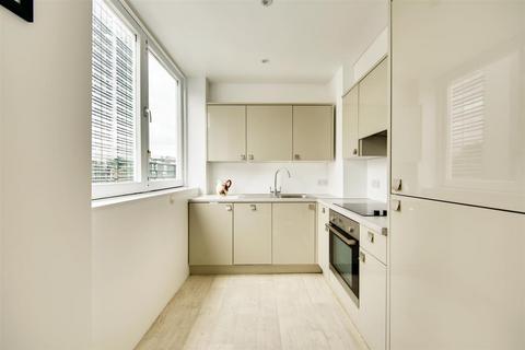 1 bedroom apartment for sale, Westbourne Terrace, London