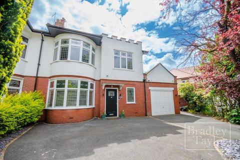 4 bedroom semi-detached house for sale, Squires Road, Preston PR1