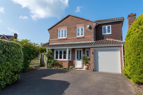 25 Abbey Road, Steyning, BN44 3SQ