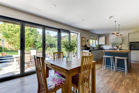 25 Abbey Road, Steyning, BN44 3SQ