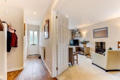 25 Abbey Road, Steyning, BN44 3SQ
