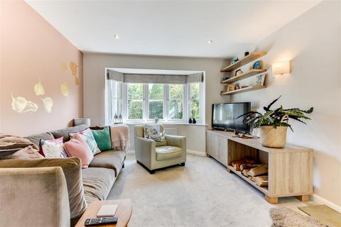 25 Abbey Road, Steyning, BN44 3SQ