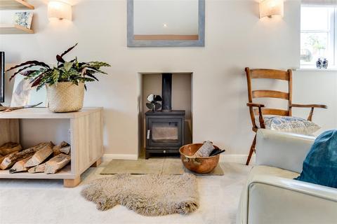 25 Abbey Road, Steyning, BN44 3SQ