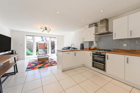 3 bedroom townhouse for sale, Withers Road, Abbotswood, Romsey