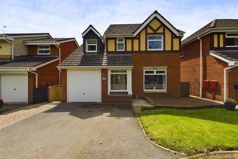 4 bedroom detached house for sale, Curlew Close, Driffield