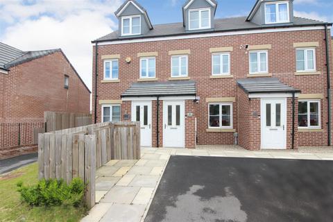 3 bedroom terraced house for sale, Daisy Bank Avenue, Leeds LS25