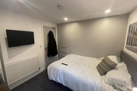 5 bedroom house share to rent, Vecqueray Street, Stoke, Coventry