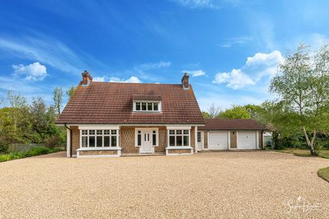 3 bedroom detached house for sale, Ningwood Hill, Cranmore