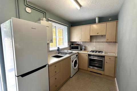 2 bedroom house to rent, Leyton Way, Andover