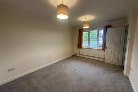 2 bedroom house to rent, Leyton Way, Andover