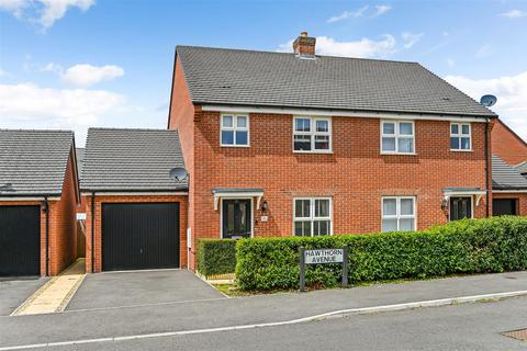 3 bedroom semi-detached house for sale, Hawthorn Avenue, Andover