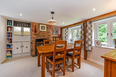 3 bedroom detached house for sale, Village Street, Thruxton