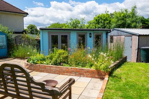 13 Avon Close, Sutton, SM1 4PT