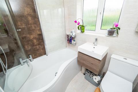 13 Avon Close, Sutton, SM1 4PT