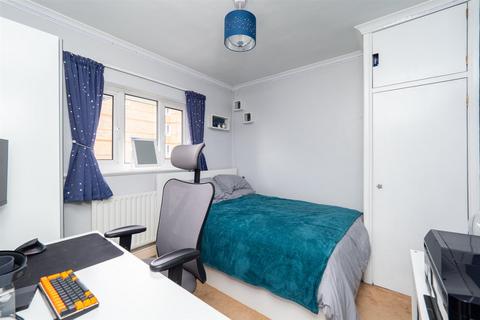 13 Avon Close, Sutton, SM1 4PT
