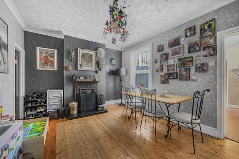 3 bedroom end of terrace house for sale, Lawes Avenue, Newhaven