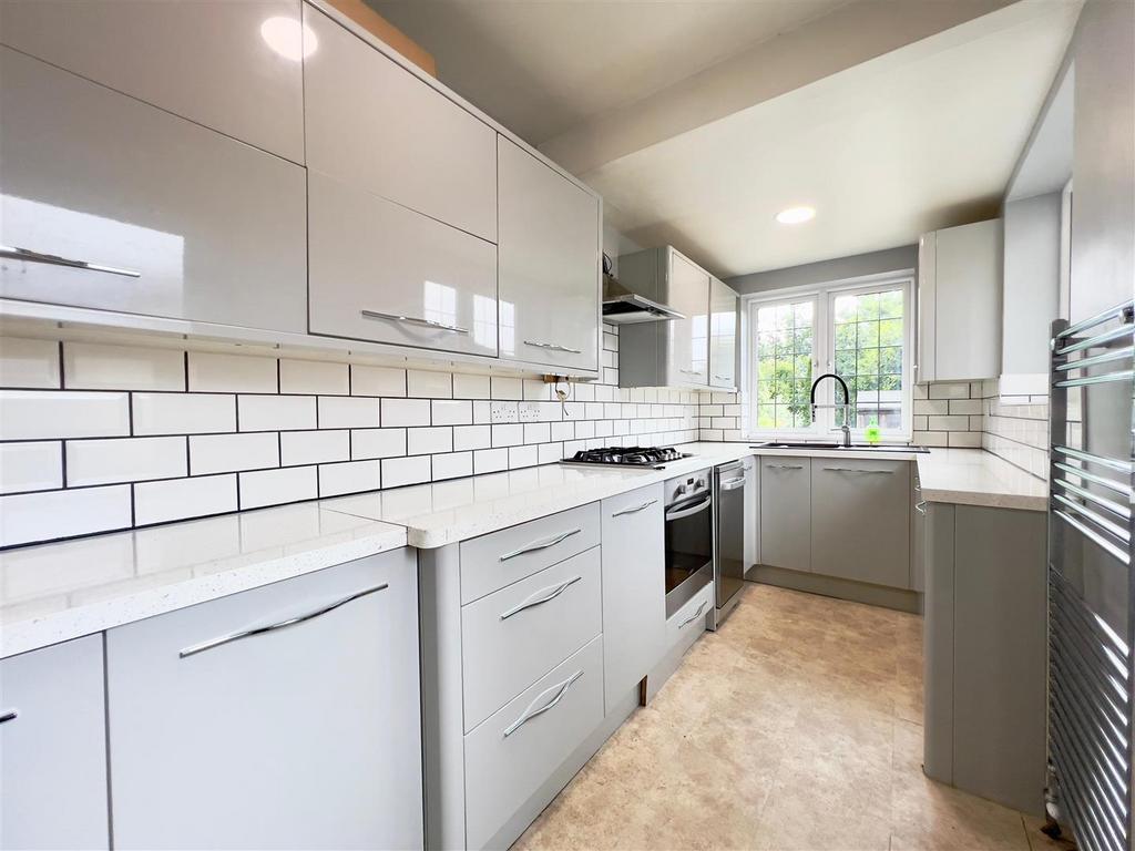 Station New Road, Old Tupton 3 bed semidetached house to rent £875