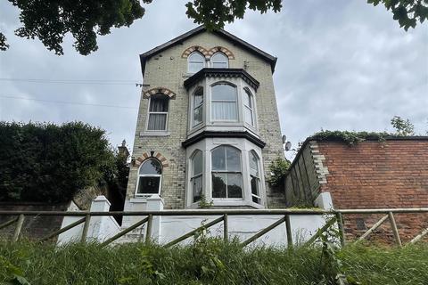 1 bedroom flat for sale, St. James Road, Scarborough