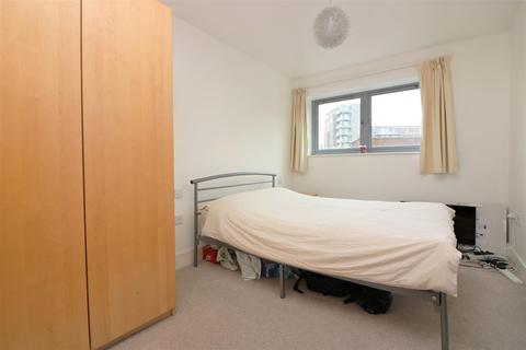 2 bedroom apartment to rent, Salmon Lane, London, E14